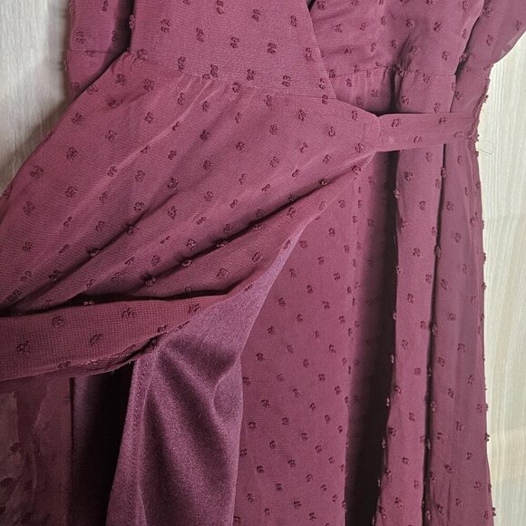 Lulus Red Maroon Womens Swiss Dot Short Sleeve Wrap Midi Dress Medium - Picture 6 of 10